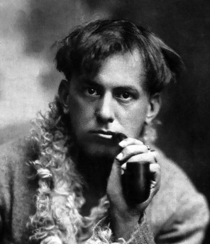 [Imagen de Aleister Crowley]